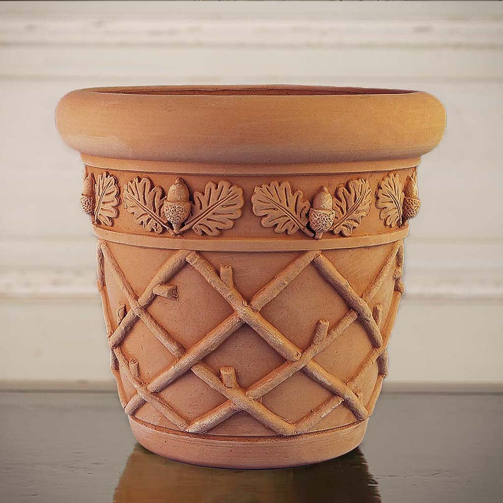 Acorn Pot by Ryan Gainey