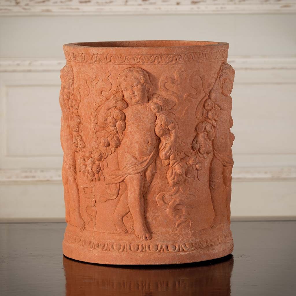 Putti Vase