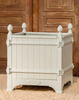 Versailles Planter- Blanc Brouillard